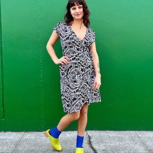 Nooworks Wrap Dress - Squiggle Pattern
